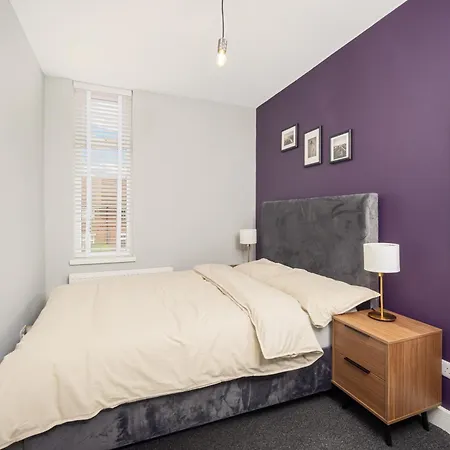 Close To Media City-Old Trafford - 5 Bedroom House-2