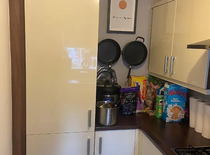 Comfy Double Bedroom In Greater